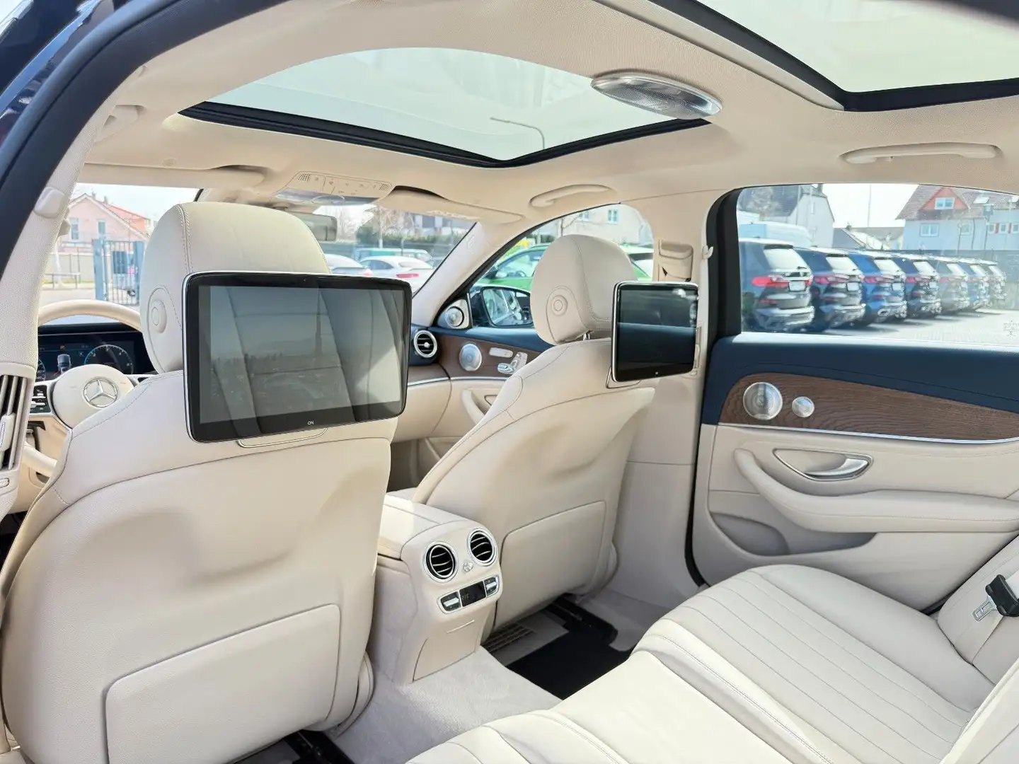 Mercedes-Benz E 350 E350d*AMG-PAKET*INDIVIDUAL*360°HUD*ACC*BURMESTER Blau - 2