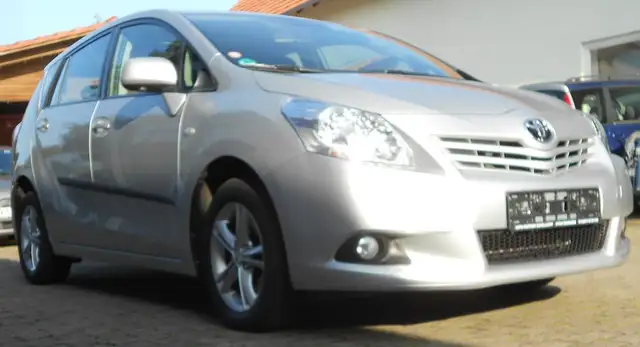 Toyota Verso Life