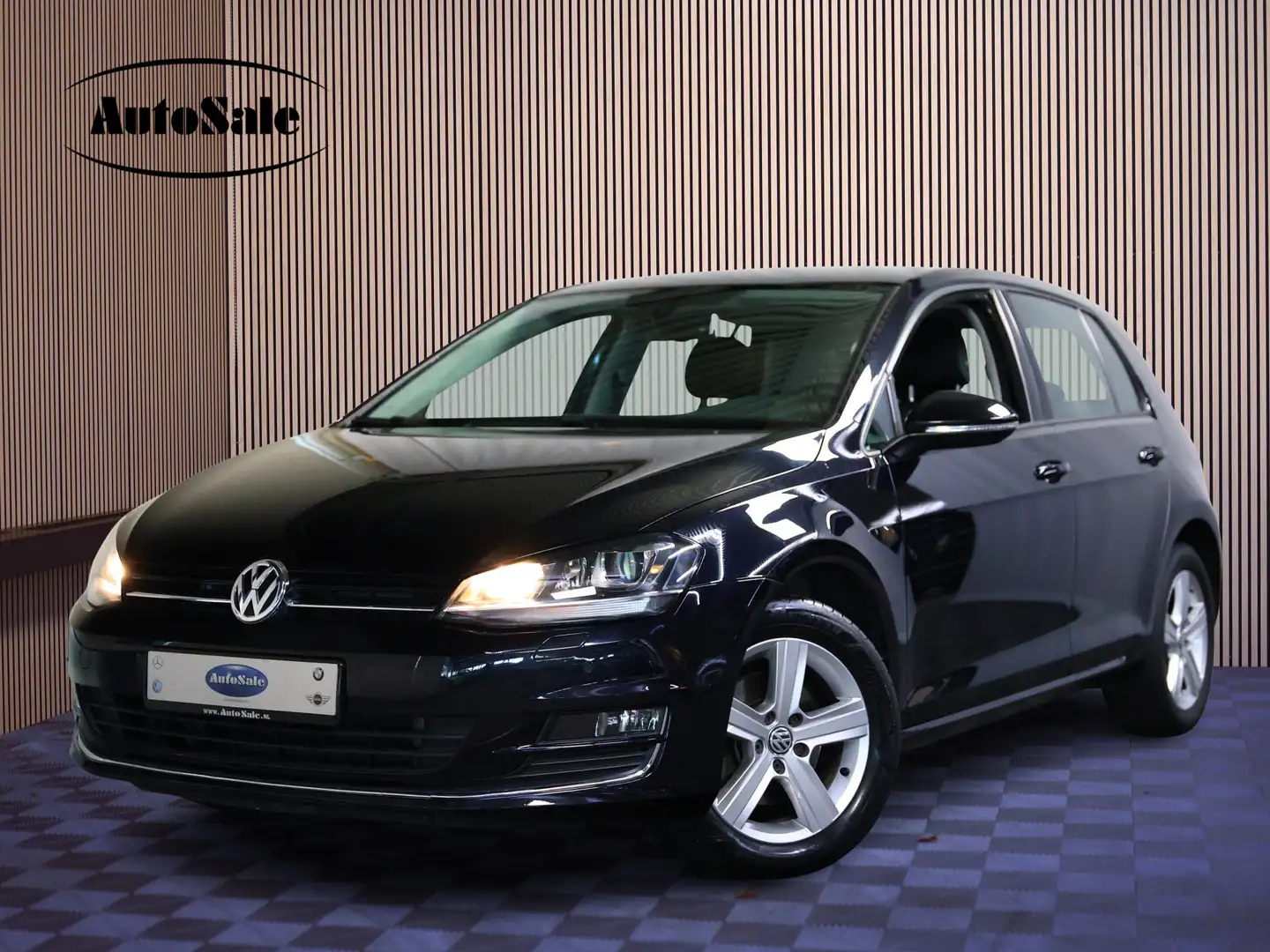 Volkswagen Golf 1.4 TSI Highline DSG XENON BT CRUISE STOELVW PDC E Schwarz - 1