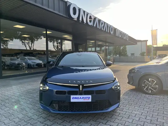 Lancia Ypsilon view 2