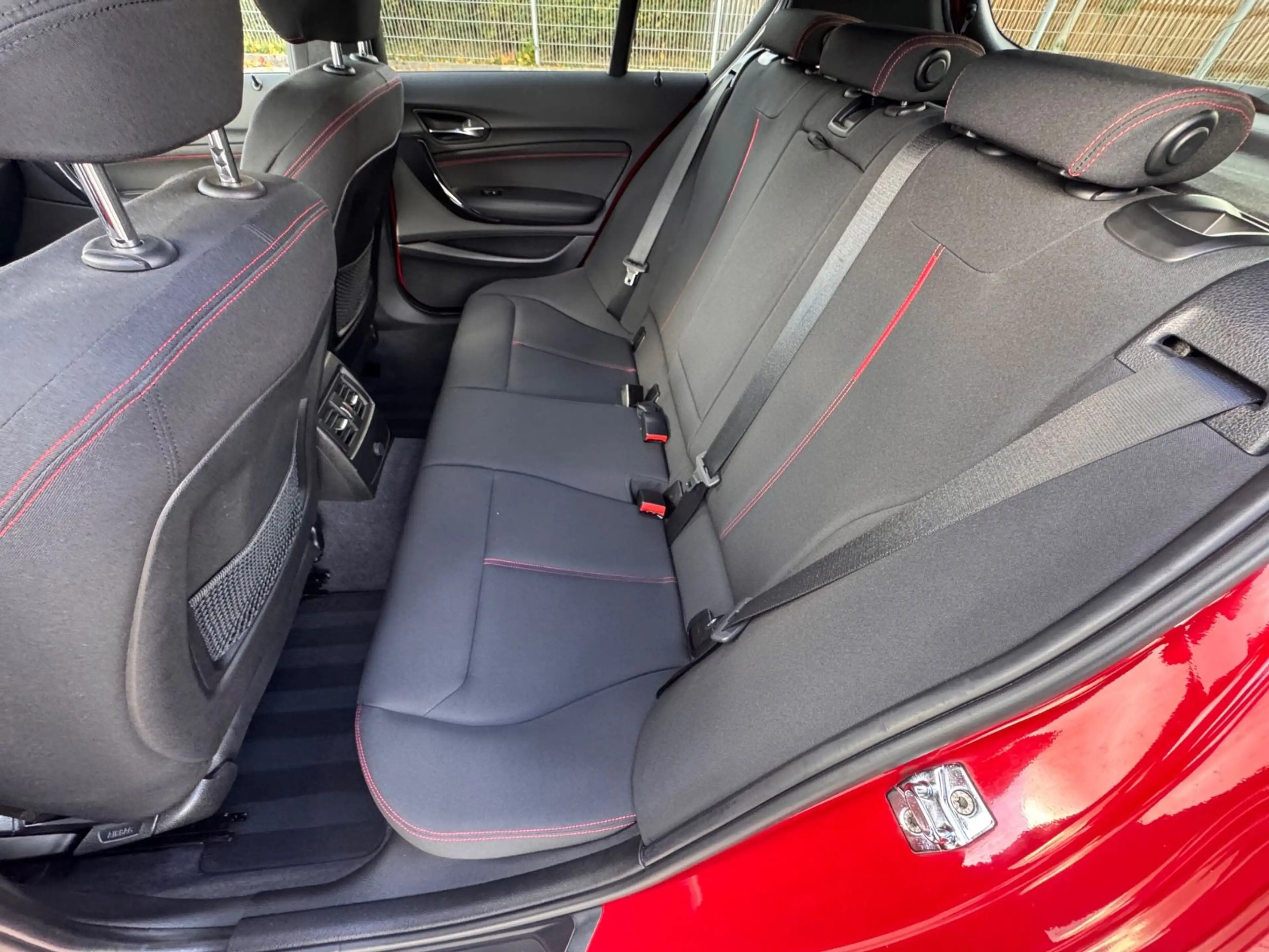 BMW 118 d Limousine 5-trg. Sport Line 17 Zoll PDC — photo 14