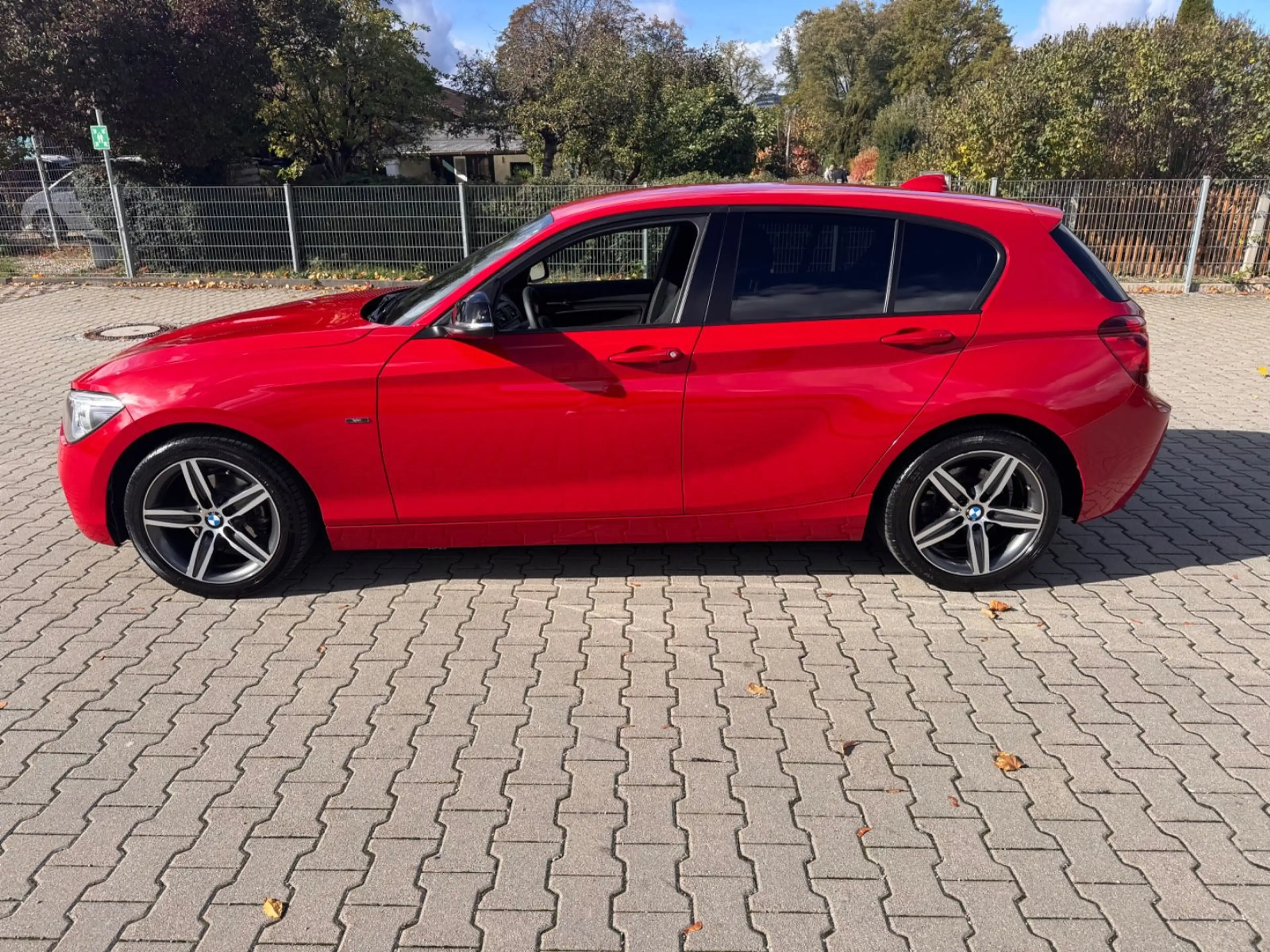 BMW 118 d Limousine 5-trg. Sport Line 17 Zoll PDC — photo 3