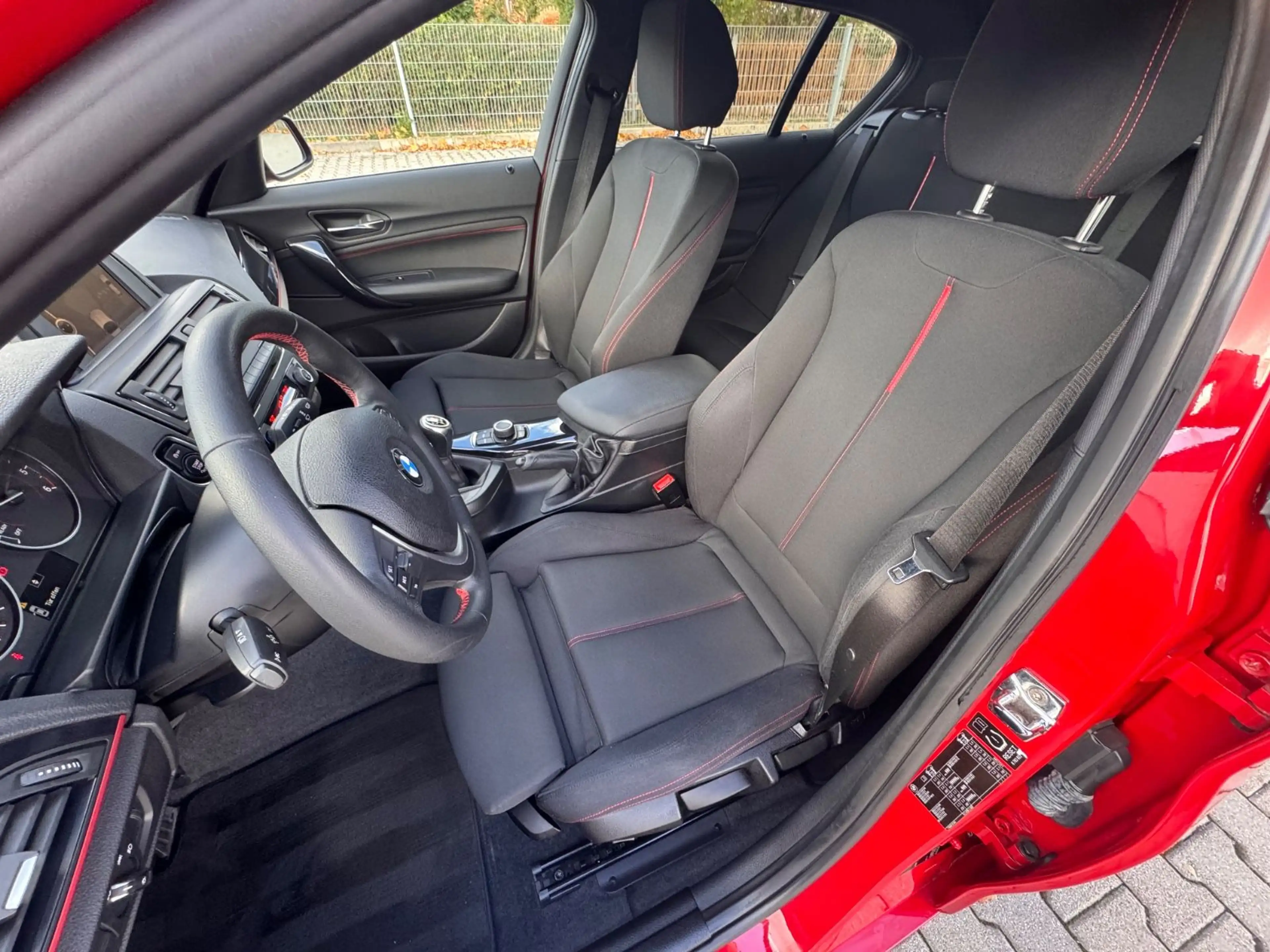 BMW 118 d Limousine 5-trg. Sport Line 17 Zoll PDC — photo 10