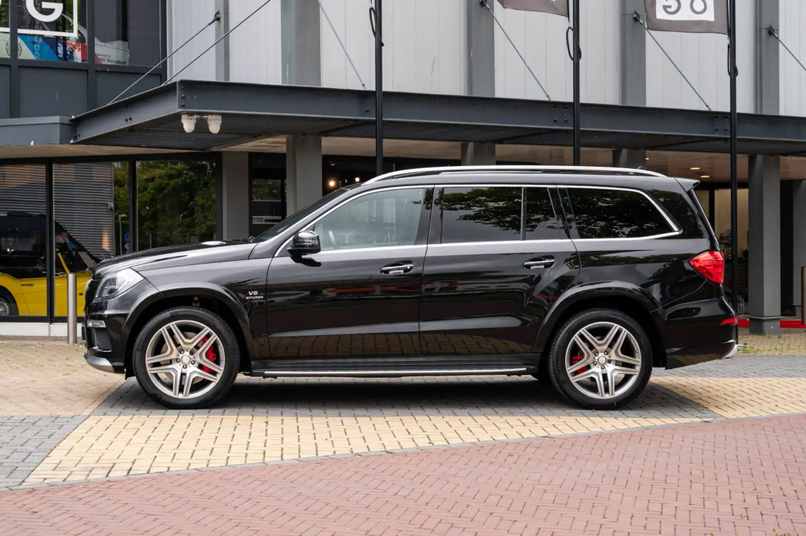 Mercedes-Benz GL 63 AMG | 7 persoons Černá - 2