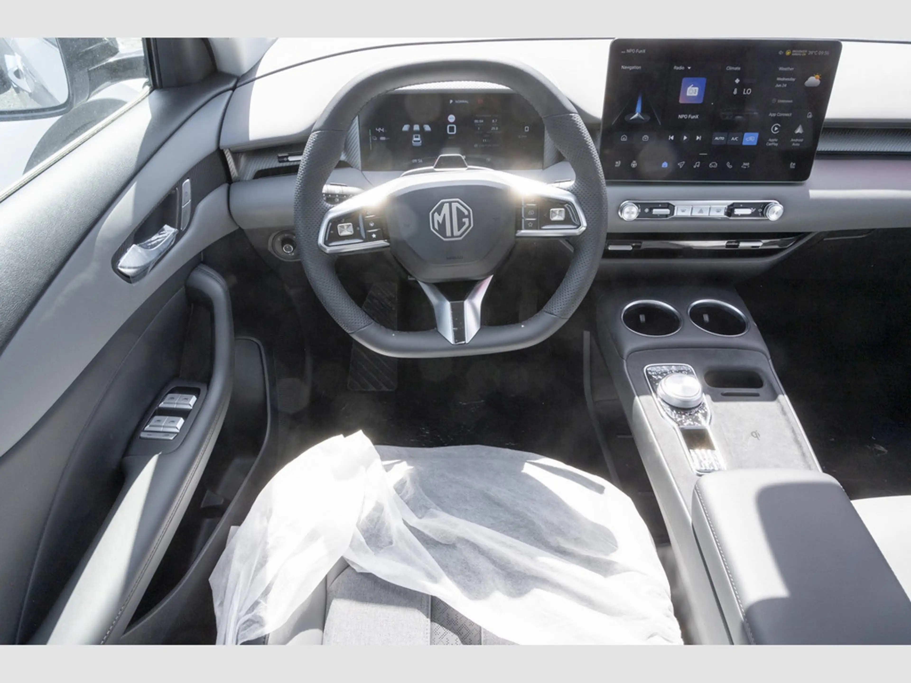 MG S5 EV Luxury Longe Range 170kW Navi,Apple Car — photo 12