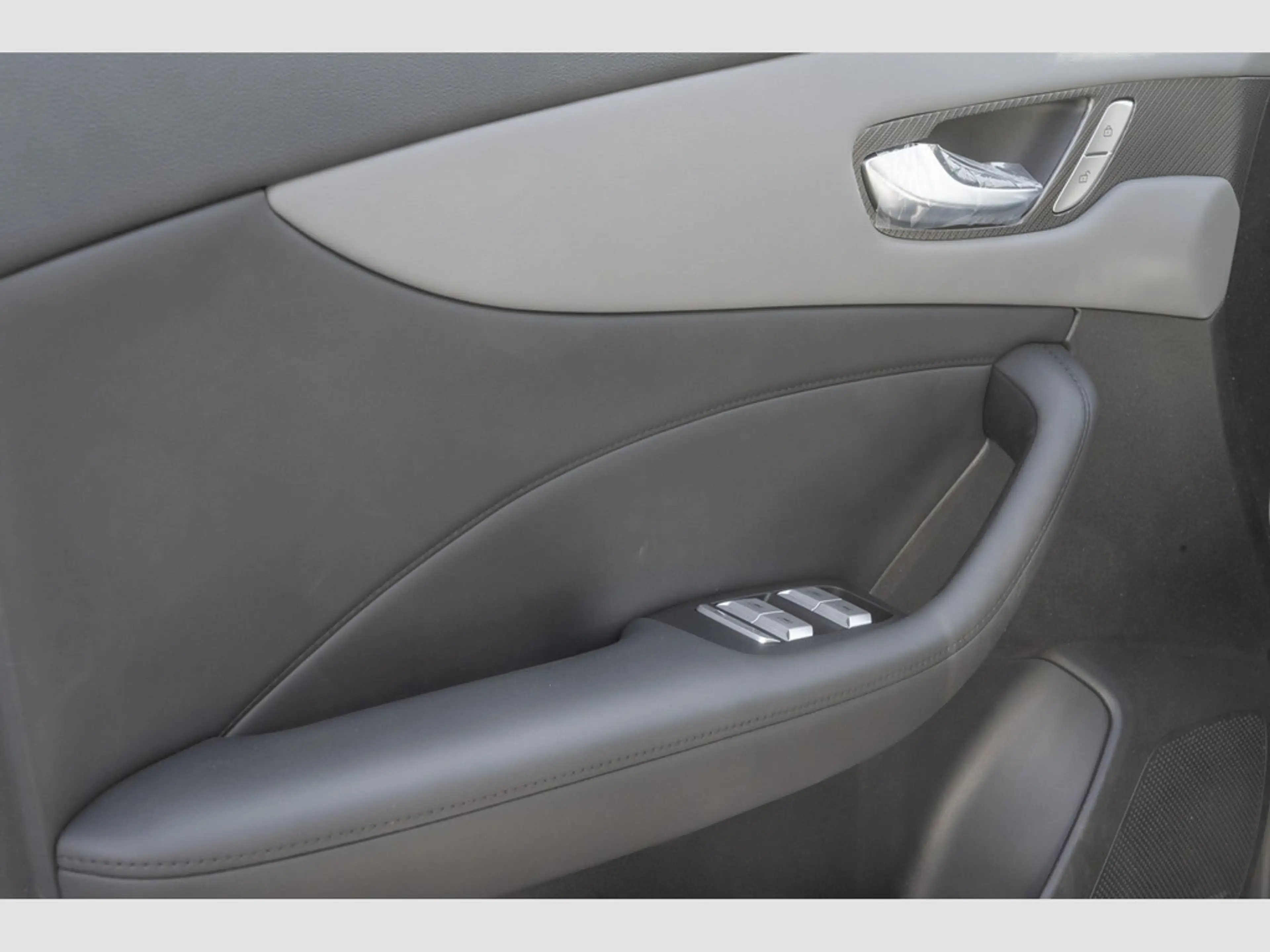 MG S5 EV Luxury Longe Range 170kW Navi,Apple Car — photo 15