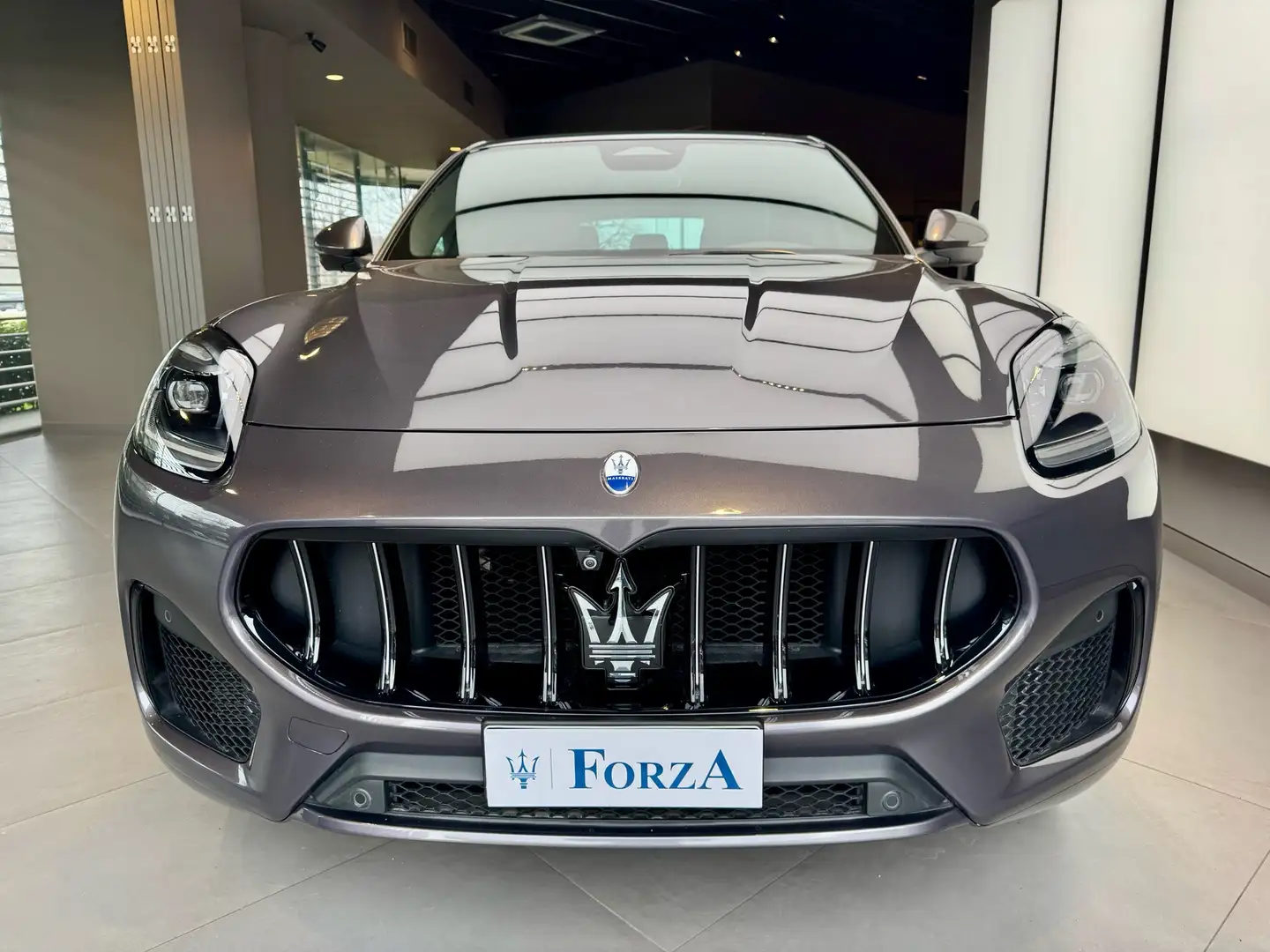 Maserati Grecale 2.0 mhev GT 300 Cv , C. 21" , Sport pack Gris - 2