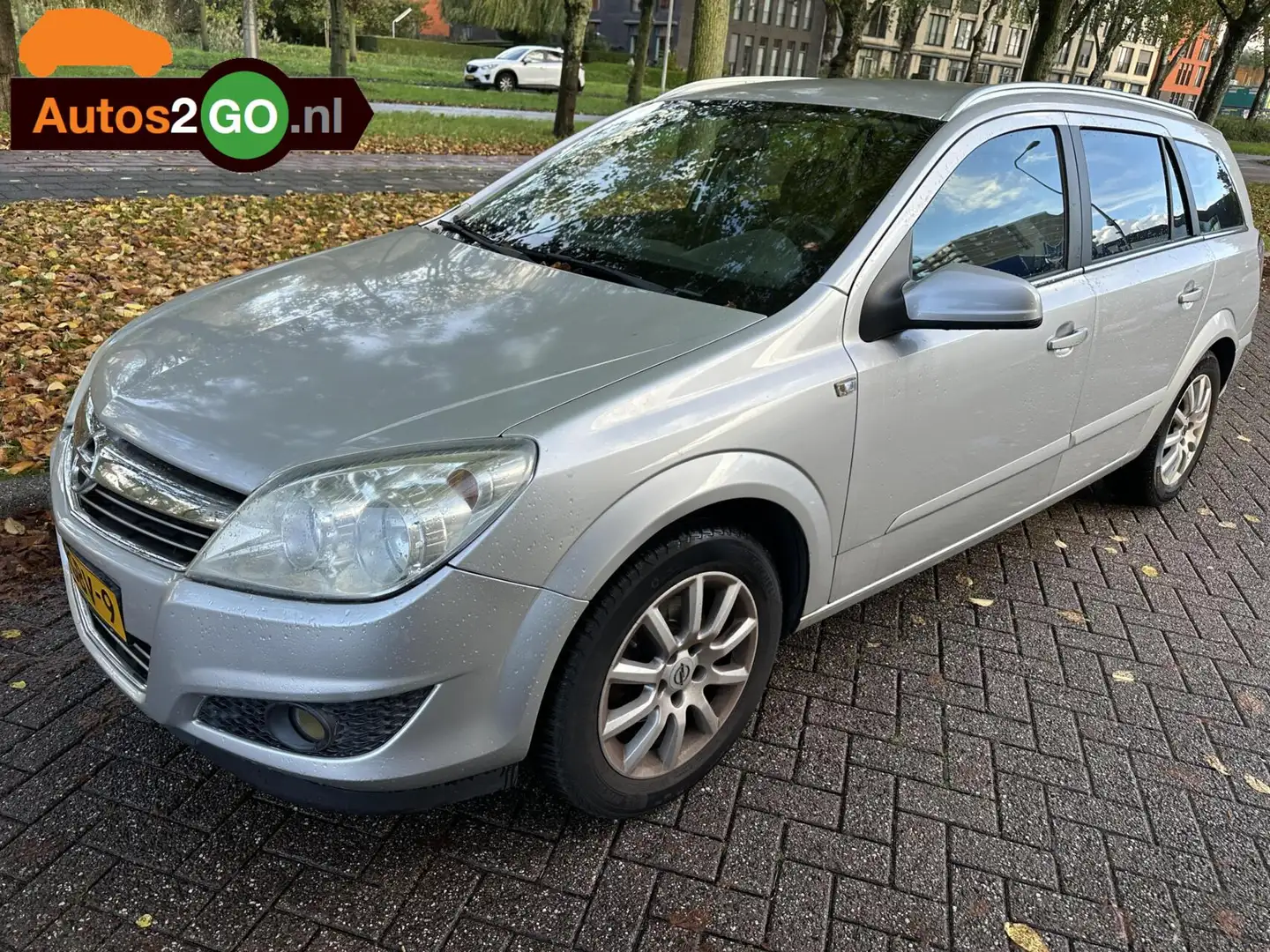 Opel Astra Wagon 1.6 Temptation Grijs - 1