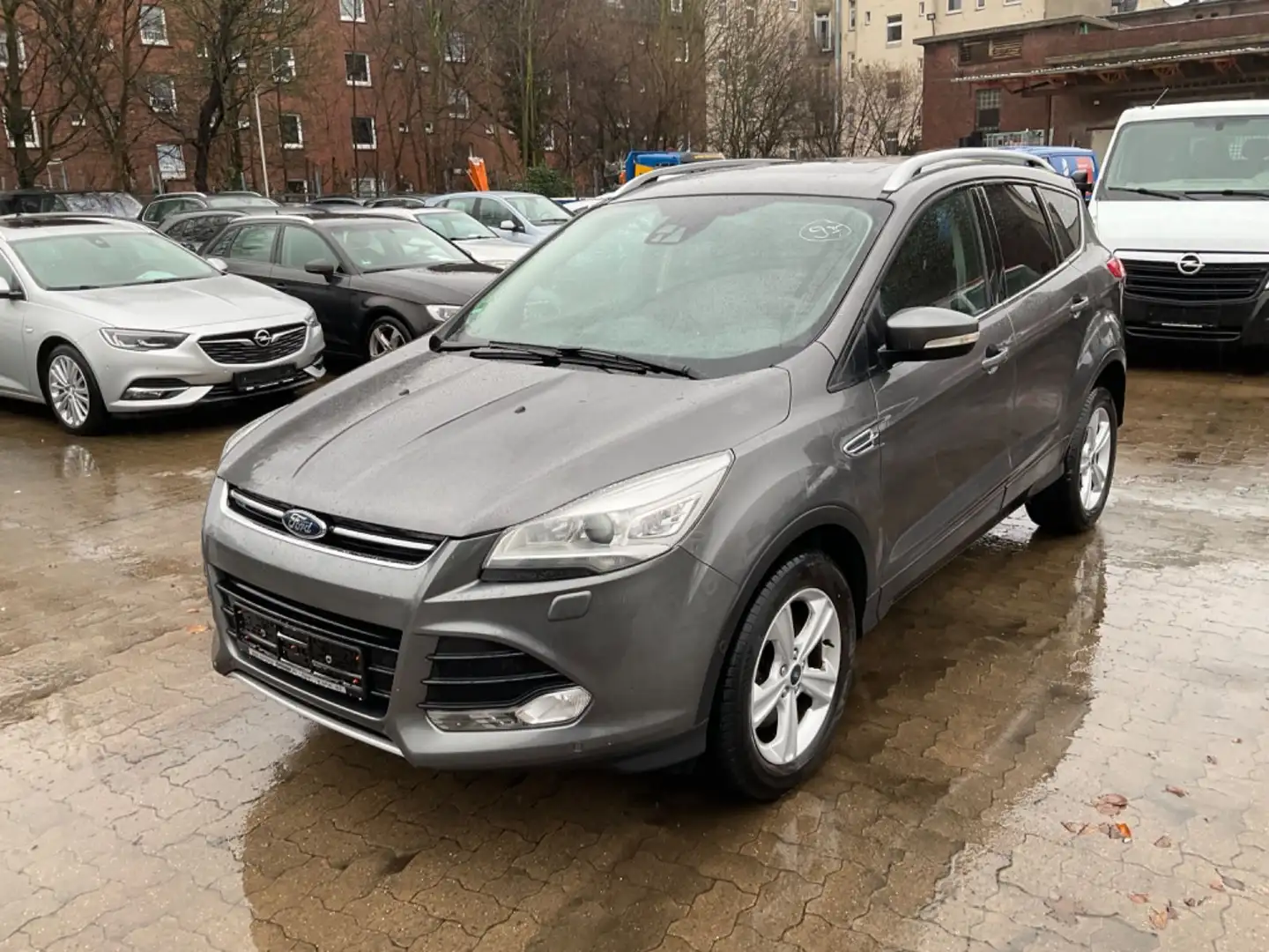 Ford Kuga Titanium *120kW* *AUTOMATIKGETRIEBE* Grau - 2