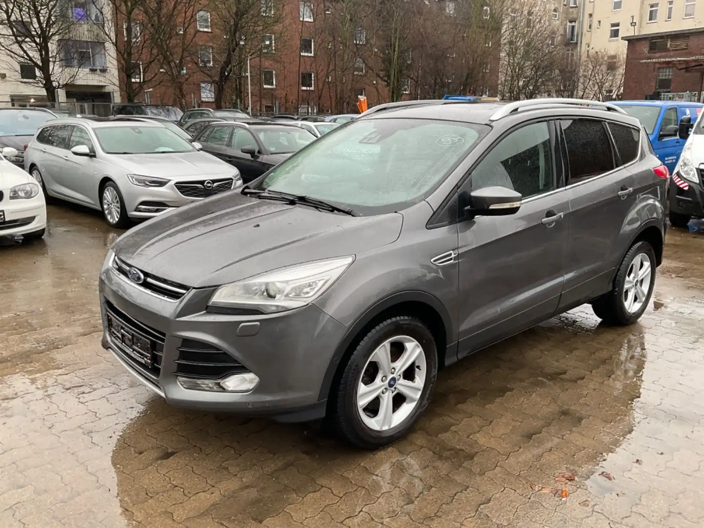 Ford Kuga Titanium *120kW* *AUTOMATIKGETRIEBE* Grau - 1