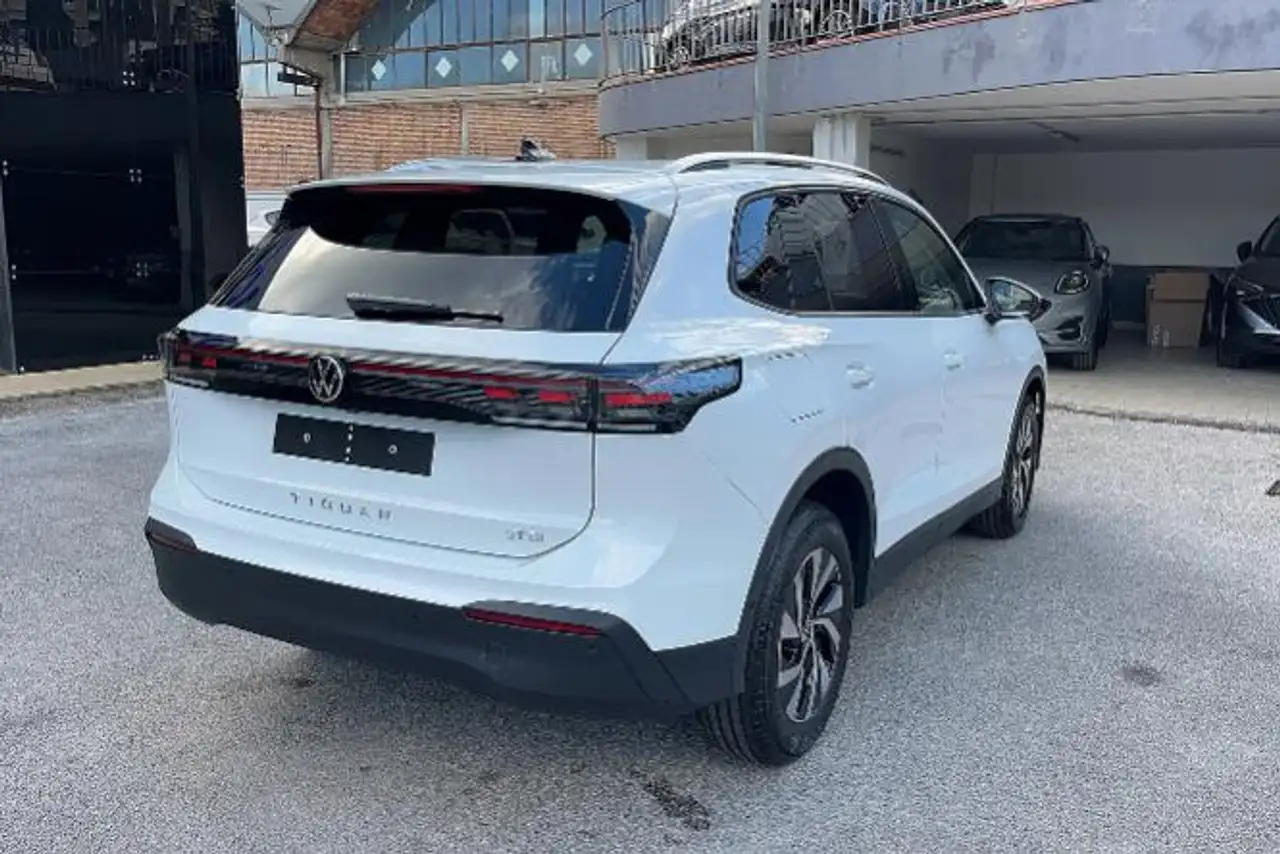 Volkswagen Tiguan 1.5 etsi Edition Plus 130cv DSG #VARI COLORI 7