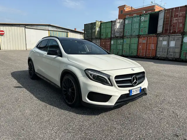 Mercedes-Benz GLA 200 GLA 220 d Automatic Premium