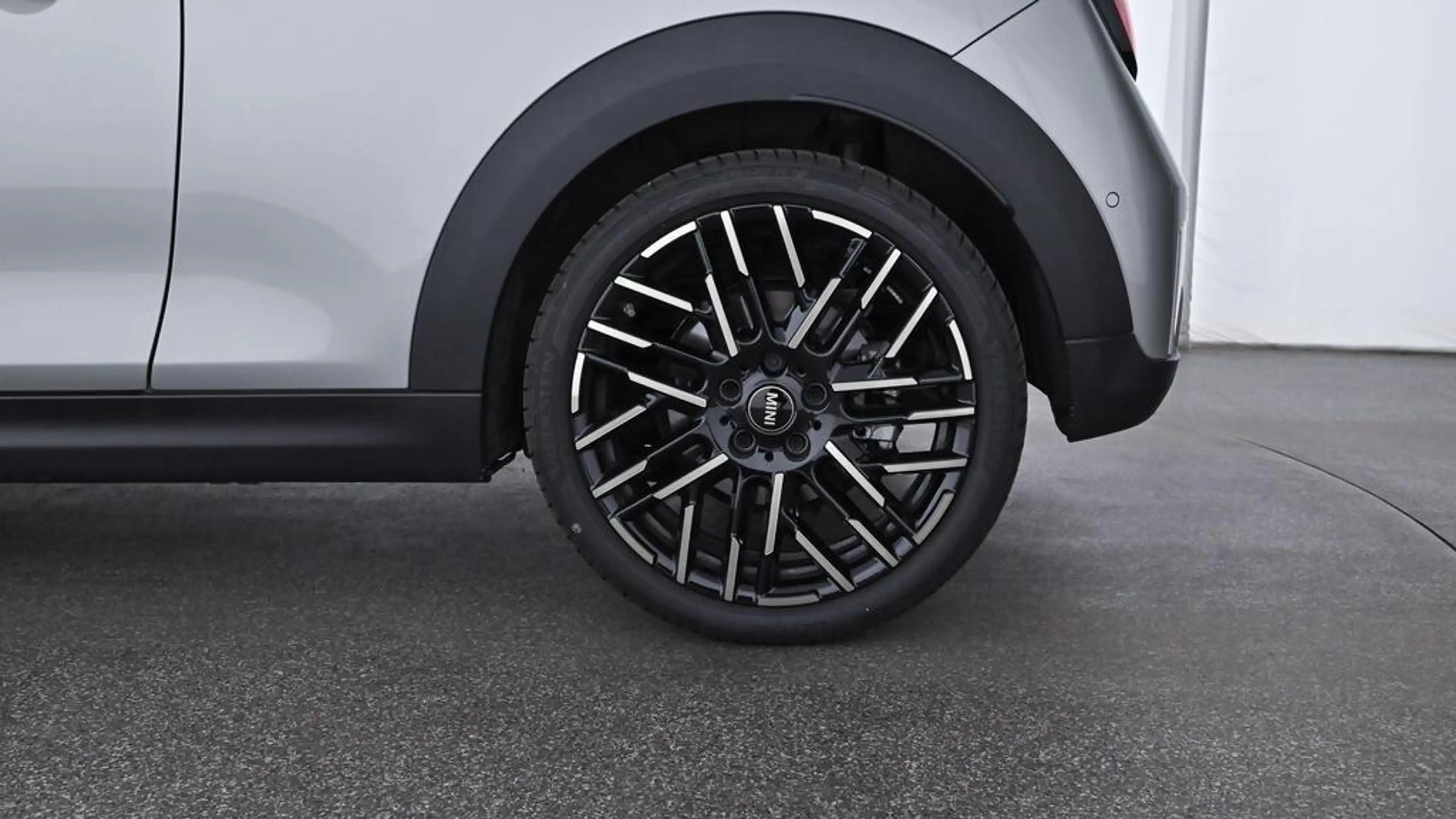 MINI Cooper C Favoured Trim — photo 11