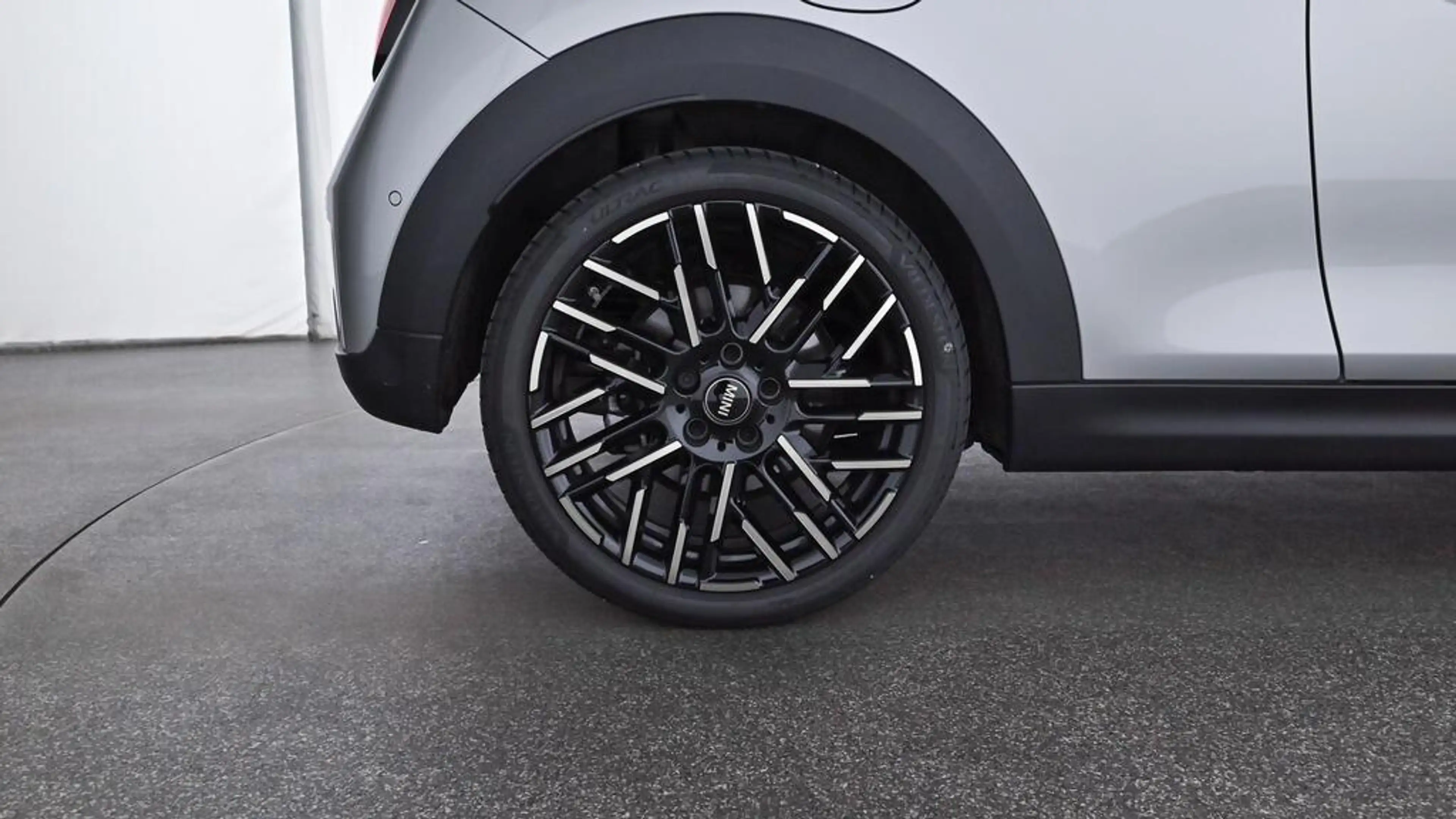 MINI Cooper C Favoured Trim — photo 12