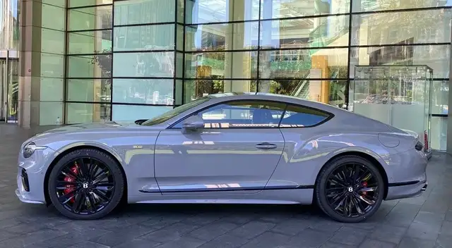 Bentley Continental GT view 4