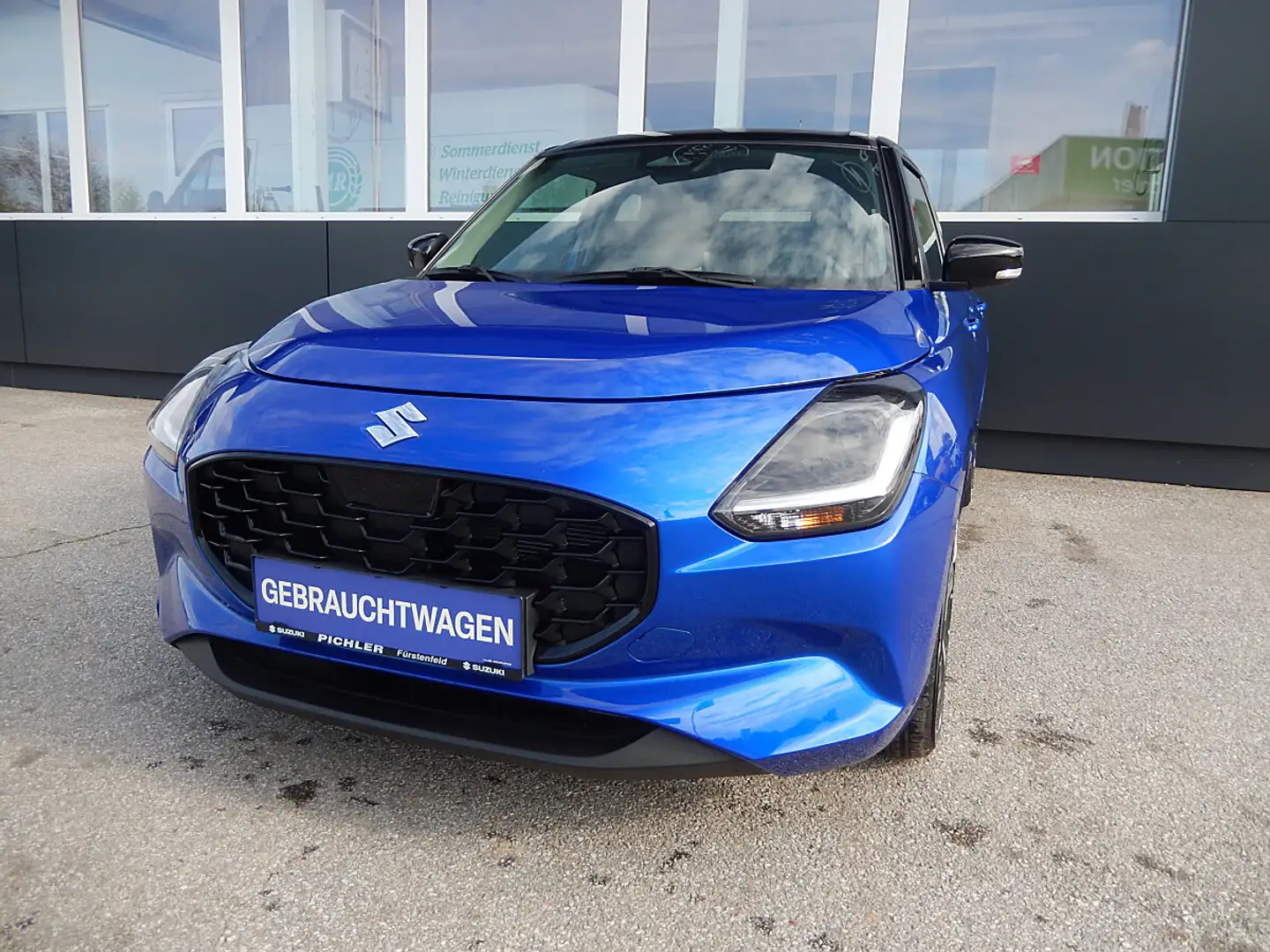 Suzuki Swift 1,2 Hybrid Flash Blau - 1