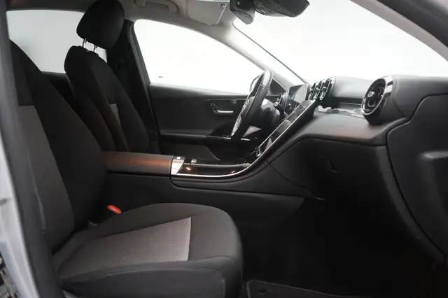 Mercedes-Benz C-Class view 6