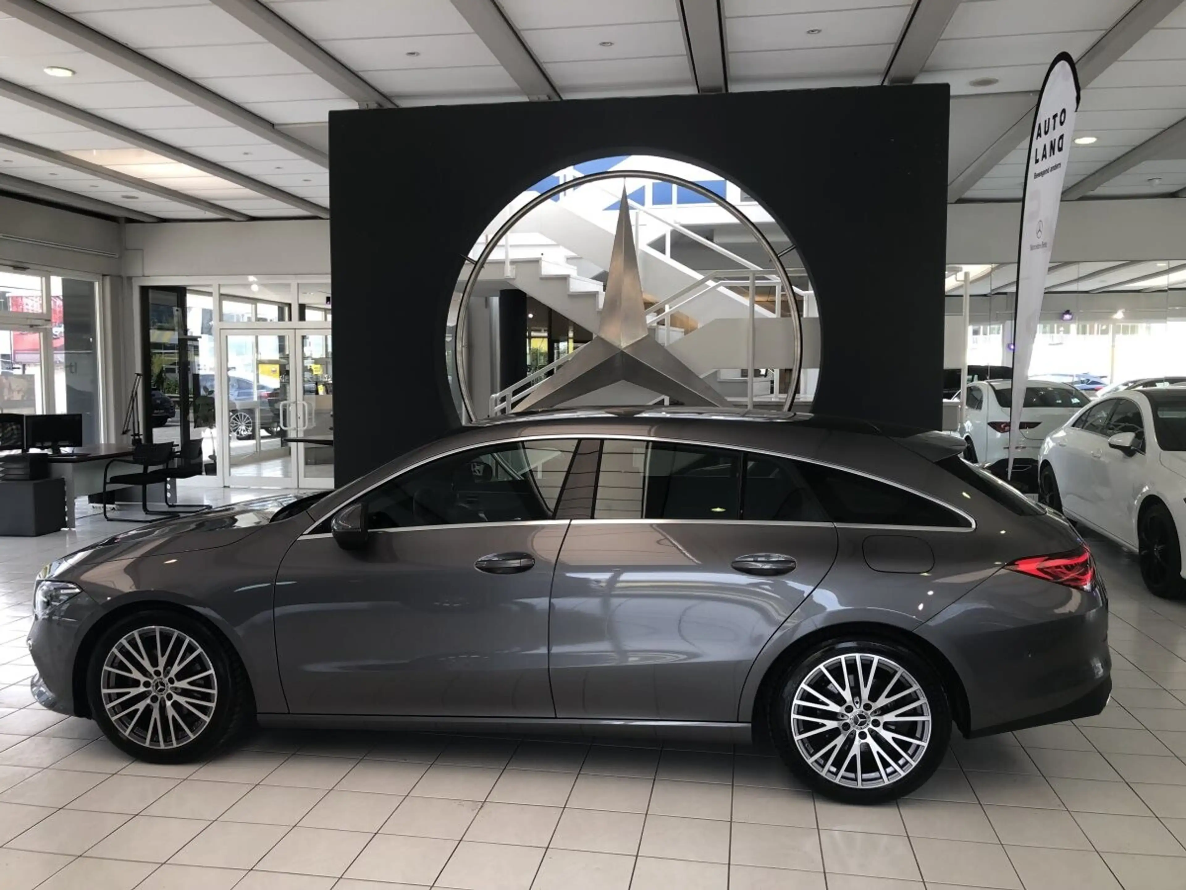 Mercedes-Benz CLA 180 shootingbrake — photo 3