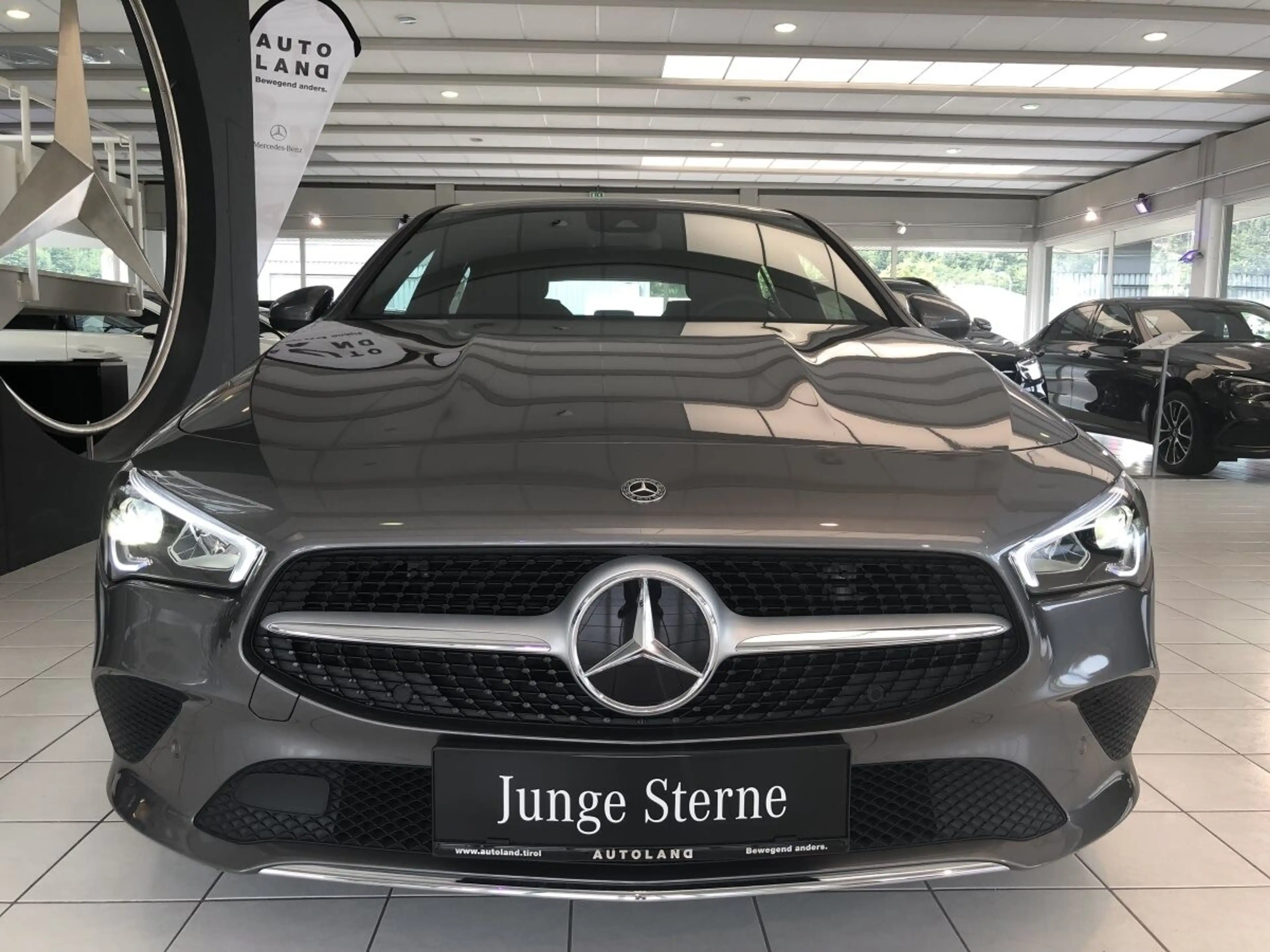 Mercedes-Benz CLA 180 shootingbrake — photo 10