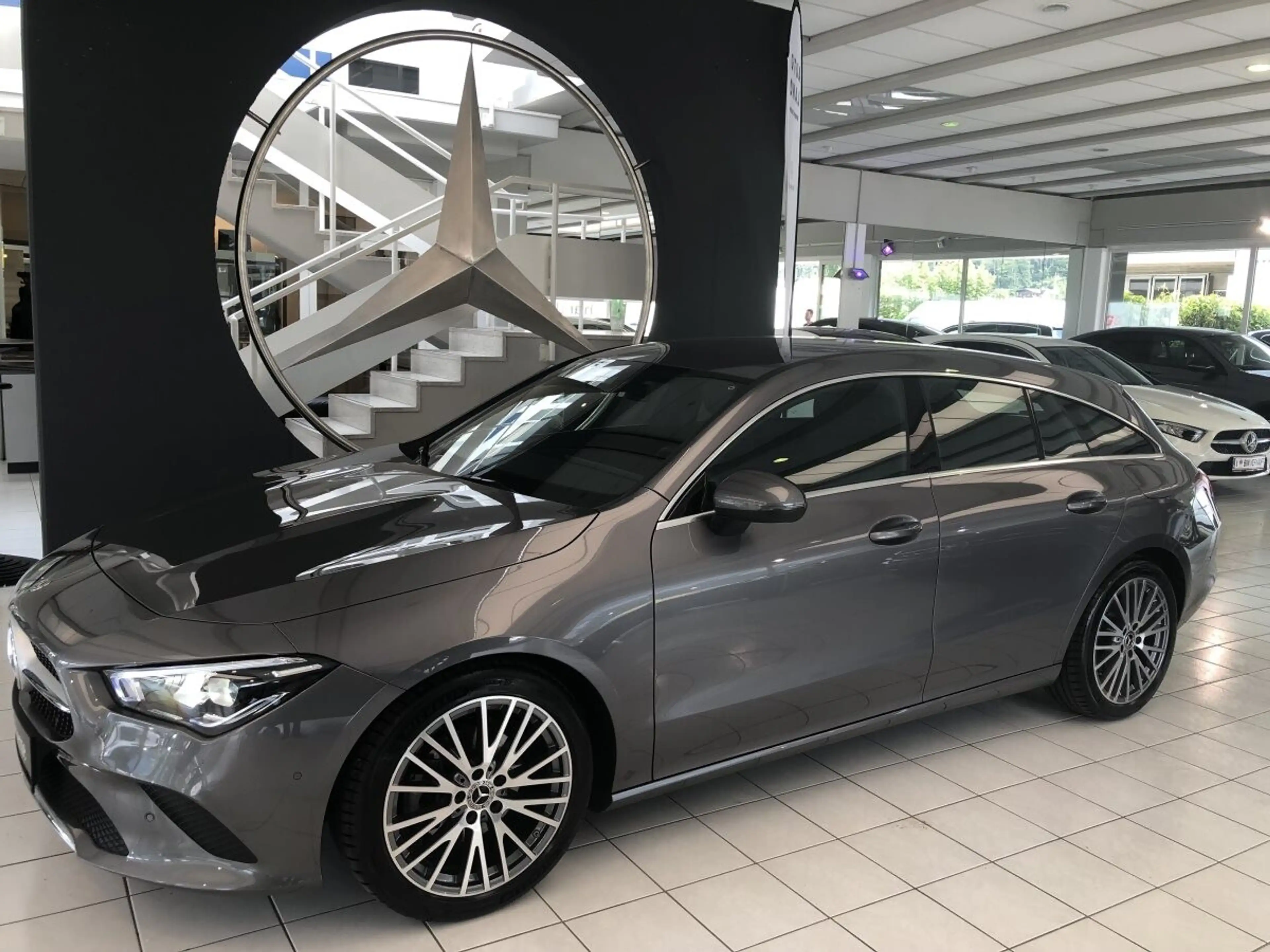 Mercedes-Benz CLA 180 shootingbrake — photo 2