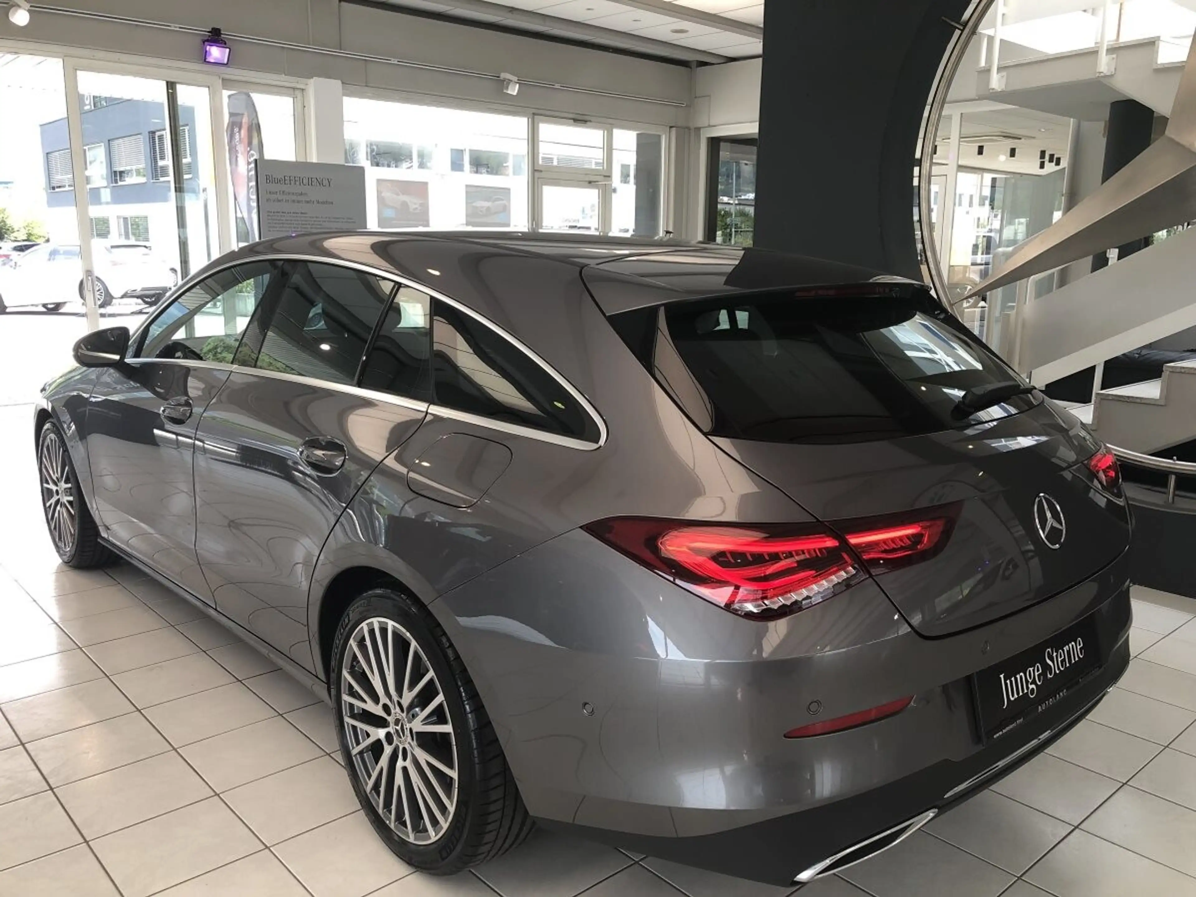 Mercedes-Benz CLA 180 shootingbrake — photo 4