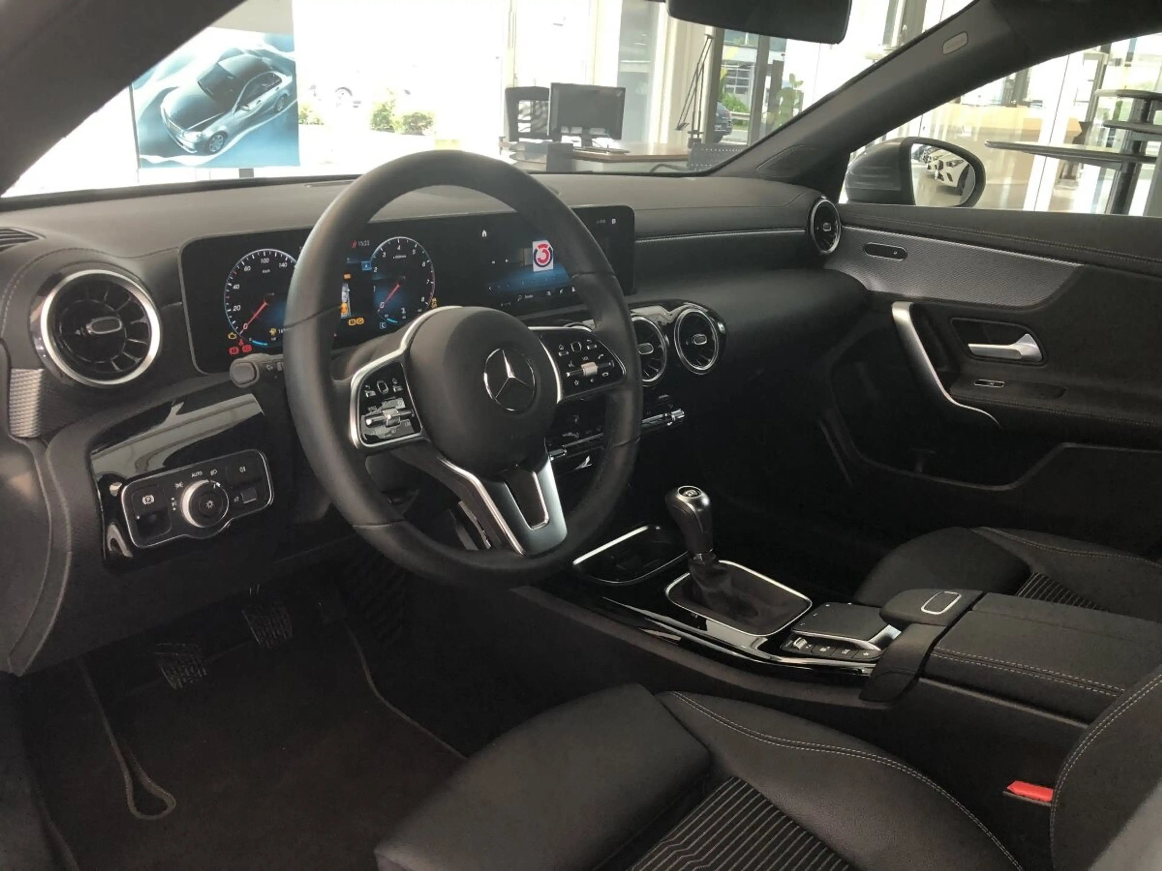 Mercedes-Benz CLA 180 shootingbrake — photo 13