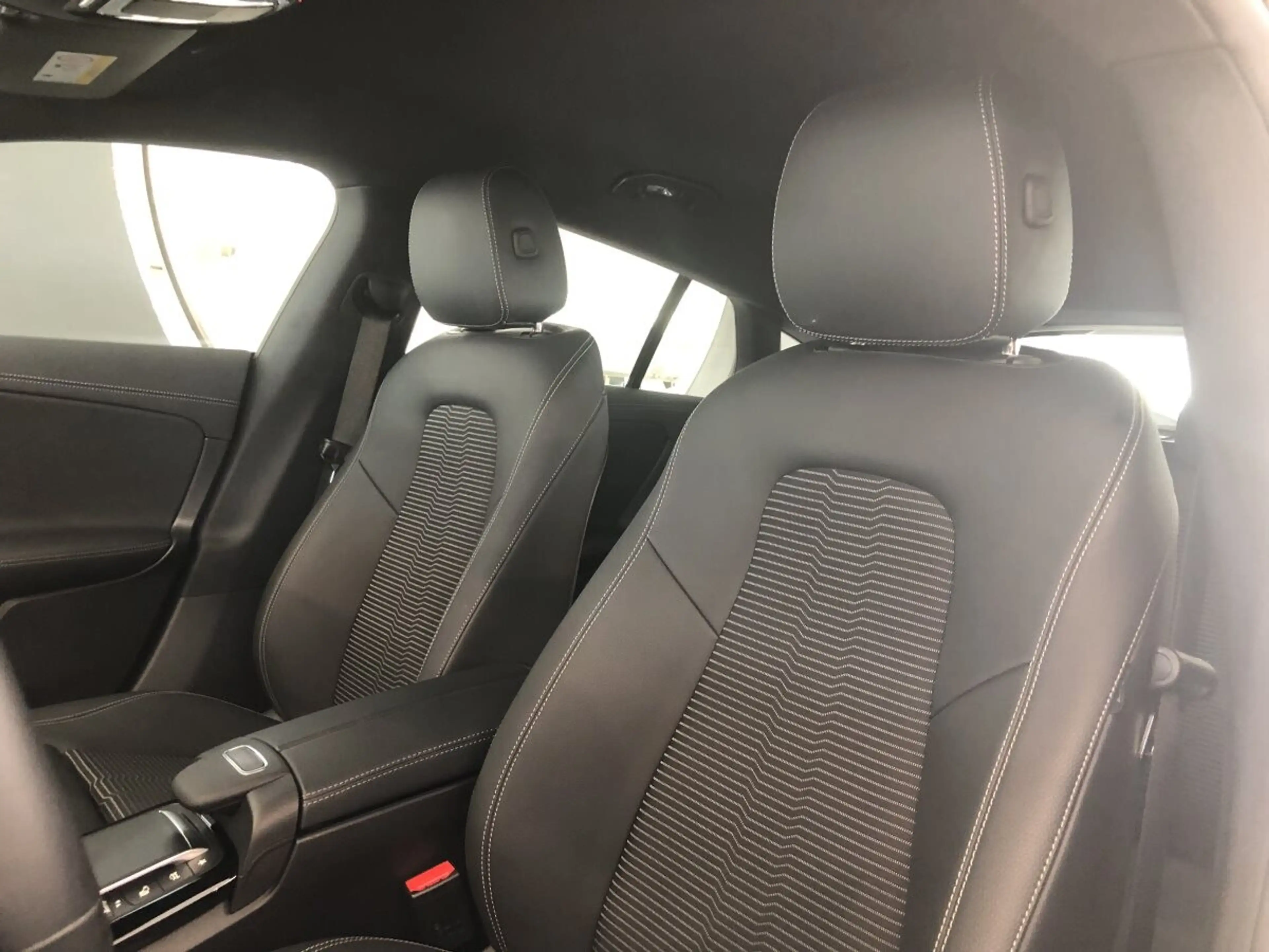 Mercedes-Benz CLA 180 shootingbrake — photo 11