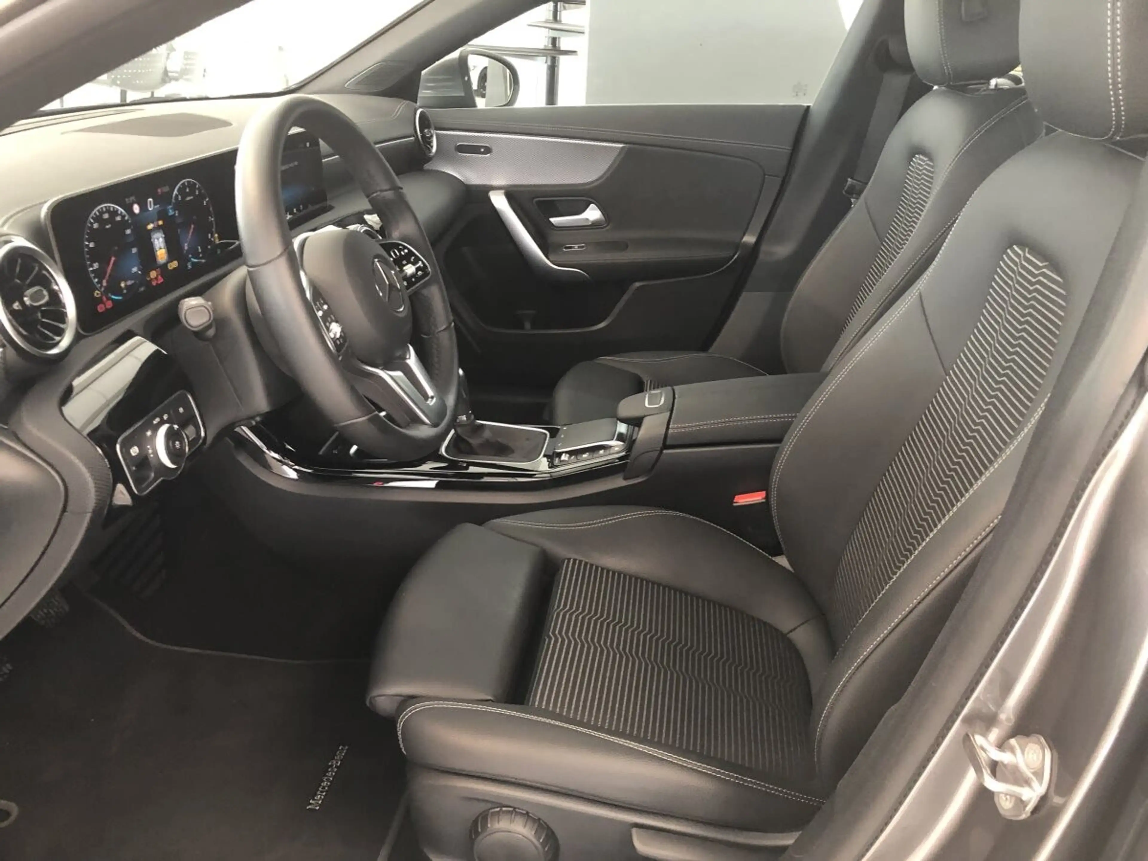 Mercedes-Benz CLA 180 shootingbrake — photo 12