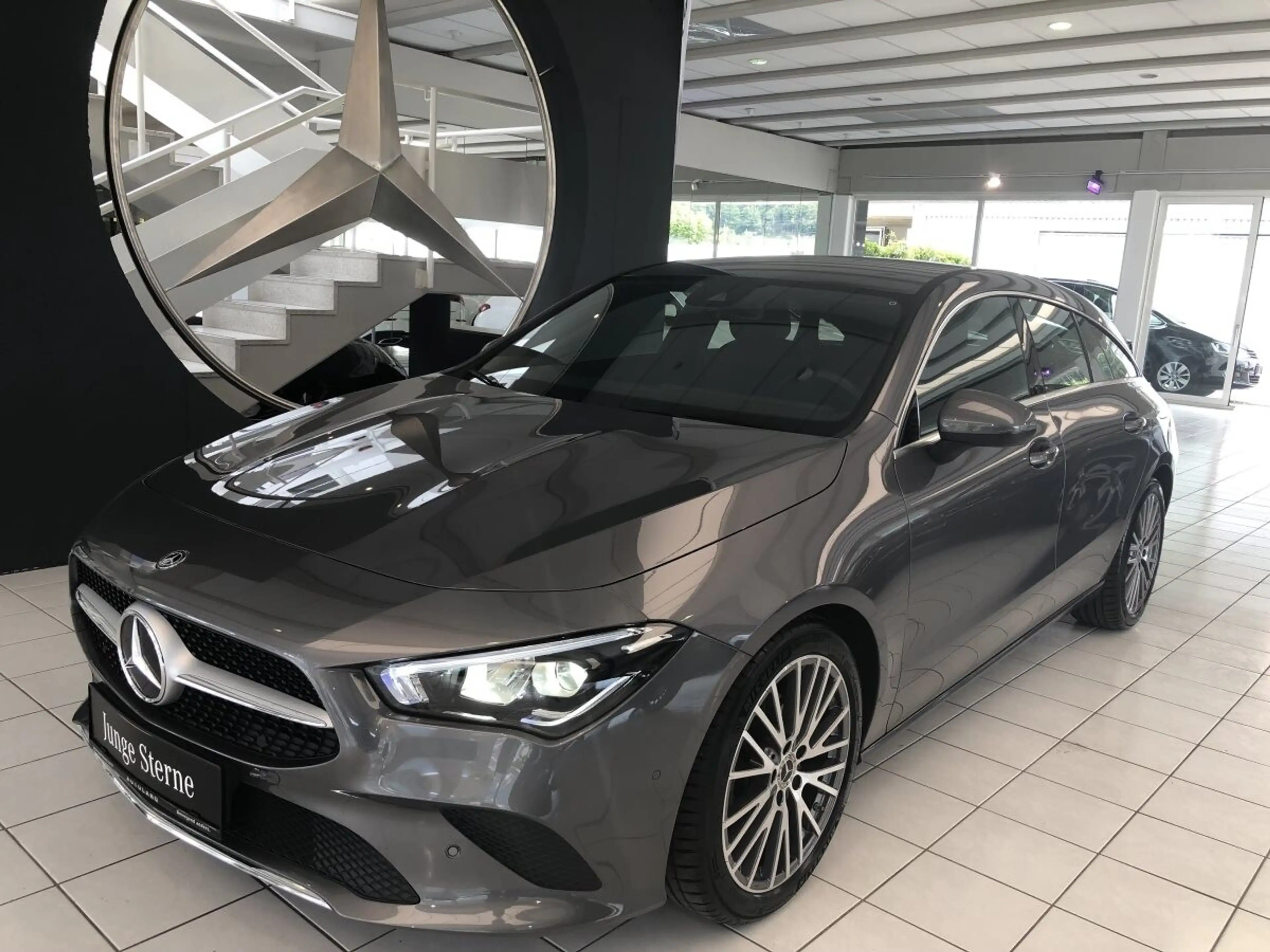 Mercedes-Benz CLA 180 shootingbrake