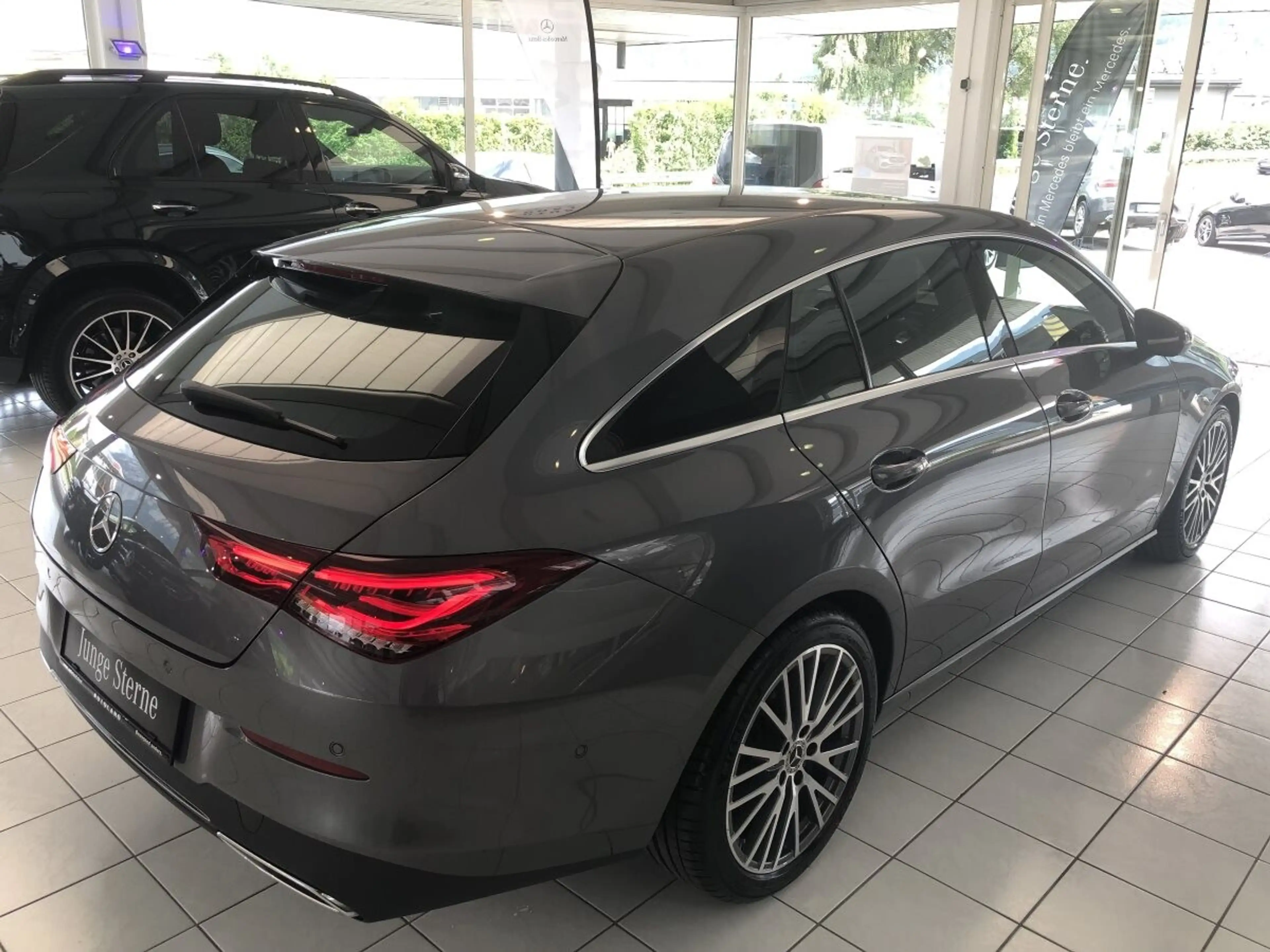 Mercedes-Benz CLA 180 shootingbrake — photo 6