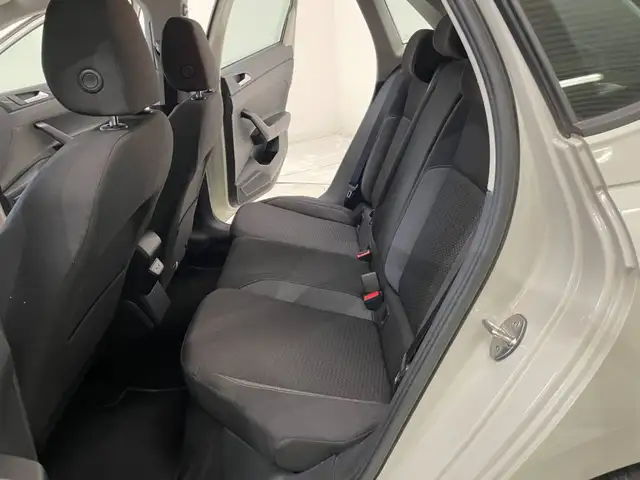 Volkswagen Polo view 7