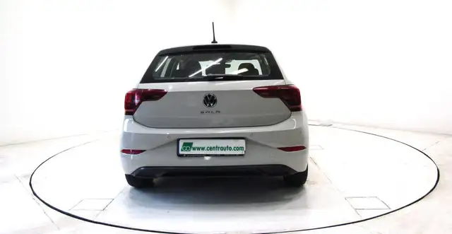 Volkswagen Polo view 4