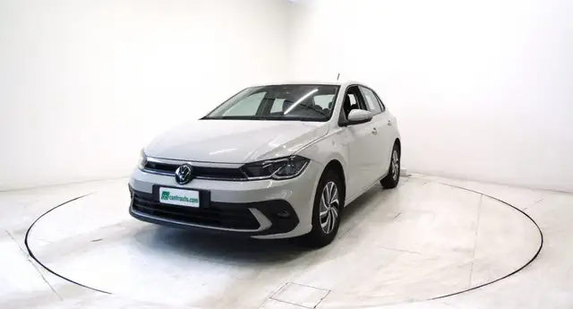 Volkswagen Polo view 3