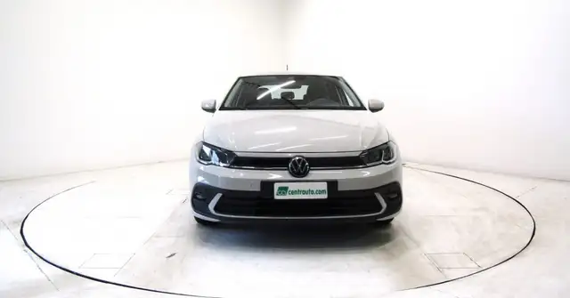 Volkswagen Polo view 2