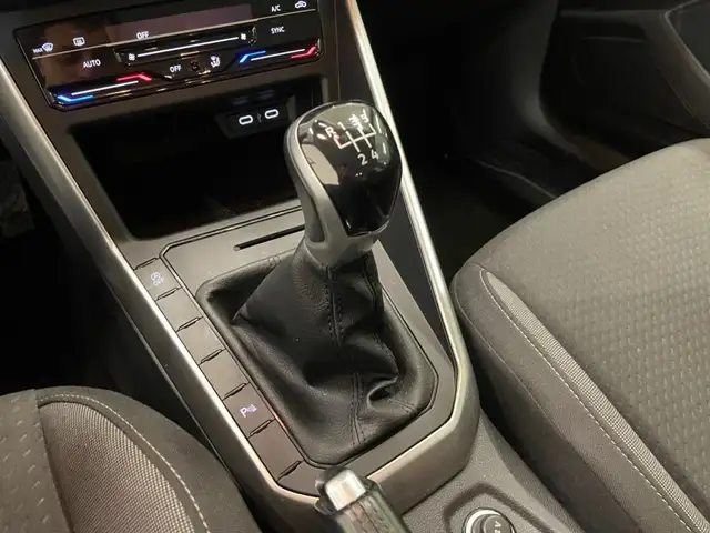 Volkswagen Polo view 8