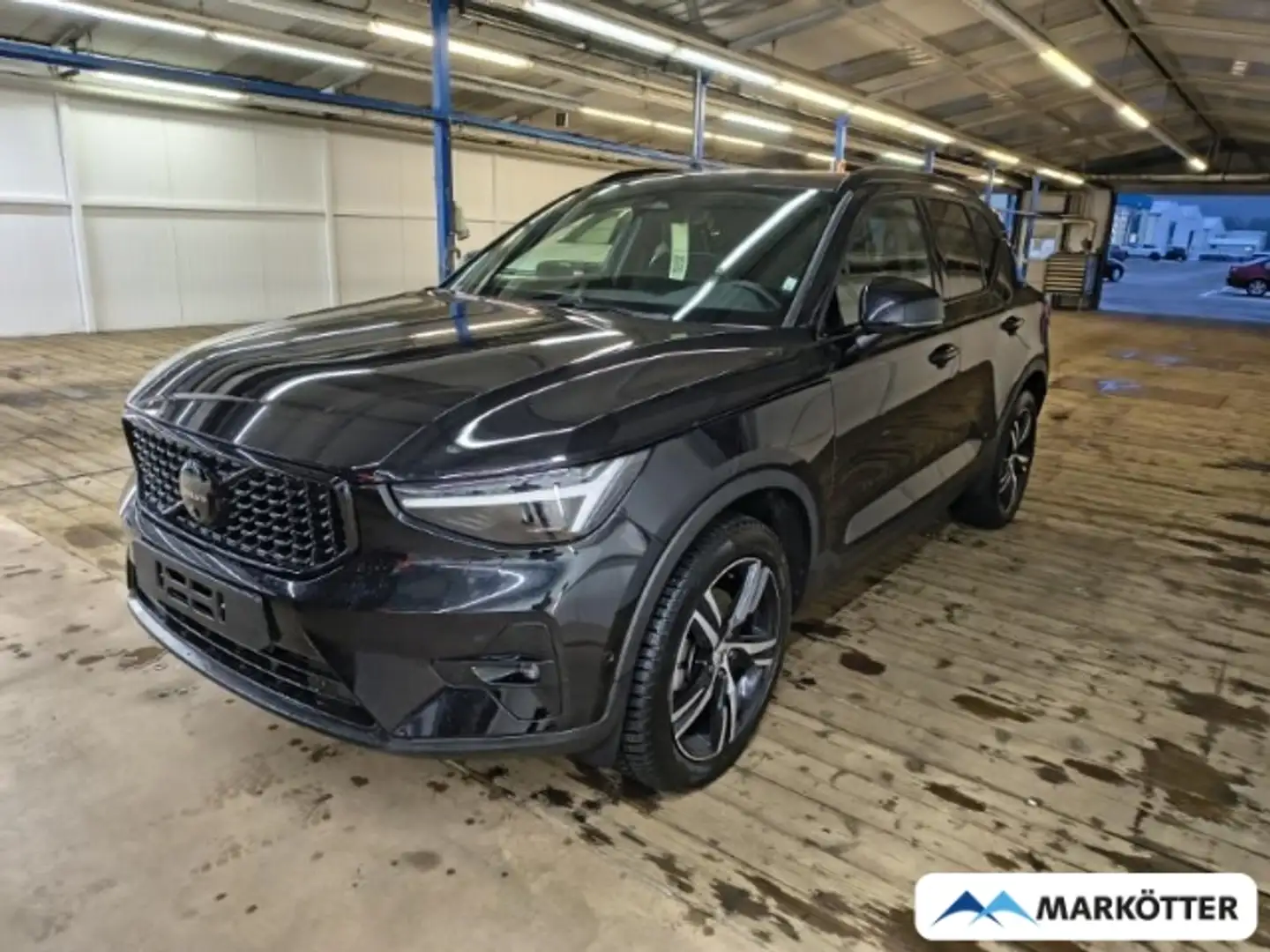 Volvo XC40 B3 Ultra Black Edition PANO/BLIS/360CAM Schwarz - 1