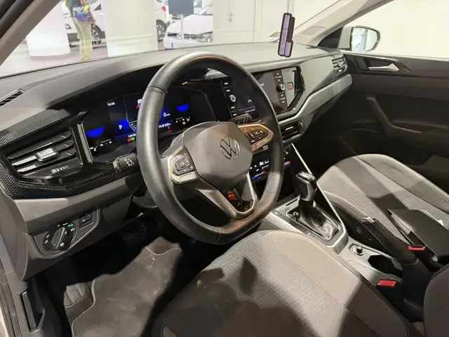 Volkswagen Polo view 8