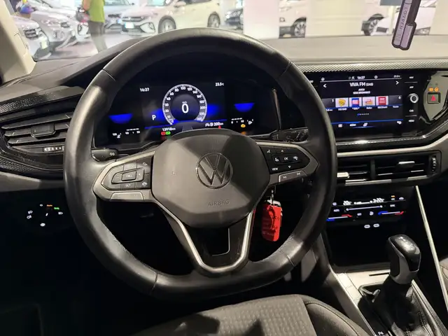 Volkswagen Polo view 11