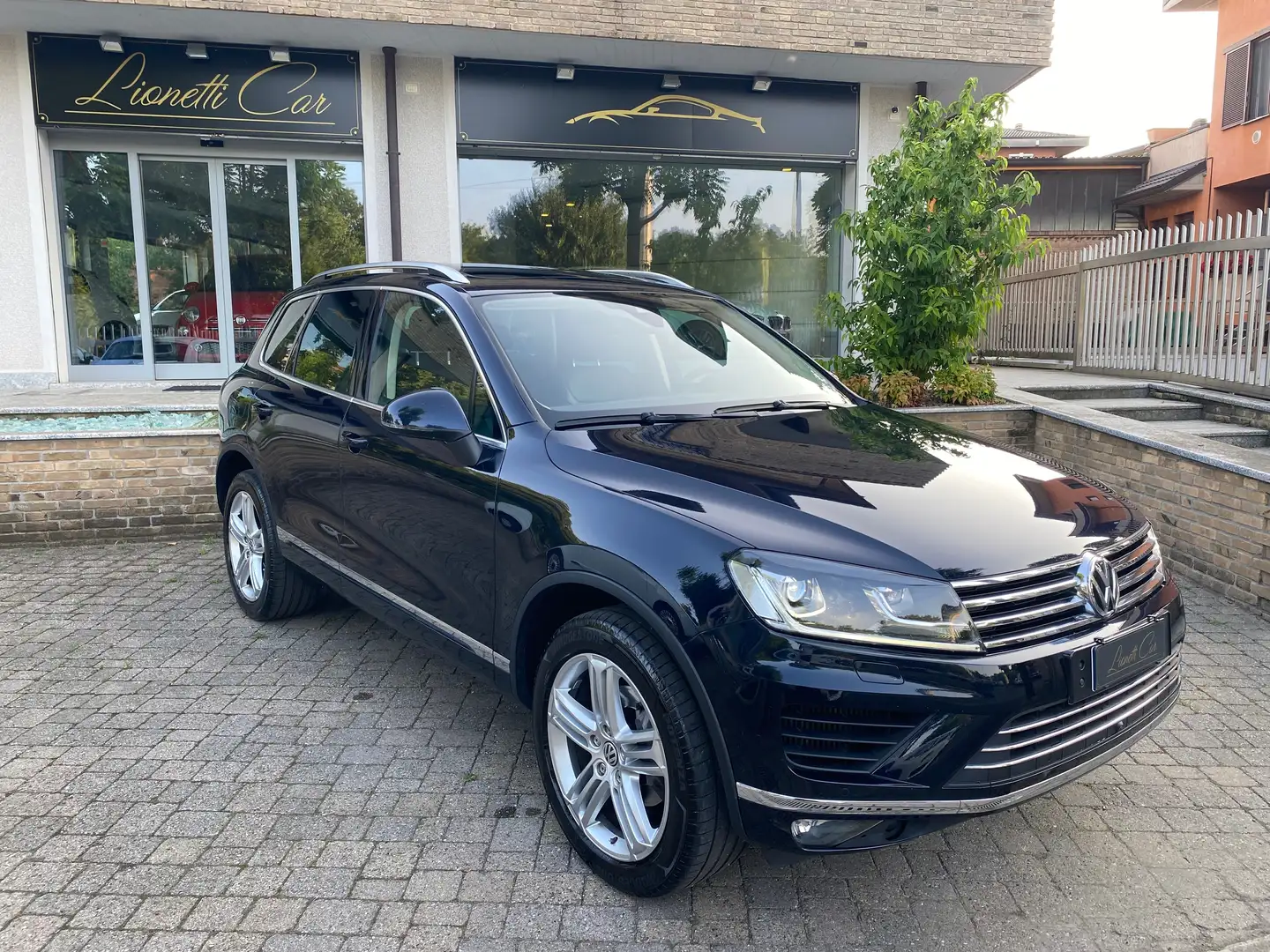 Volkswagen Touareg Touareg 3.0 V6 tdi Executive 204 Cv tiptronic Nero - 1