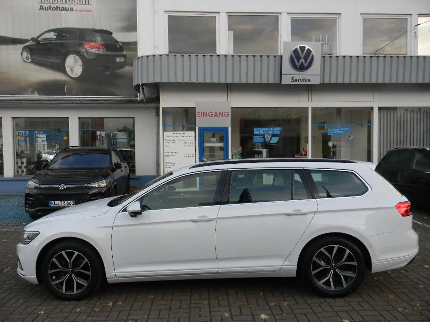 Volkswagen Passat Variant Business 1,5 TSI 6 GANG AHK KAM. Weiß - 1