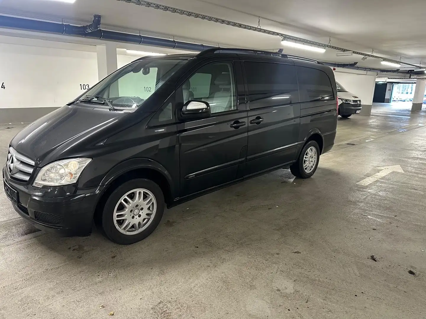 Mercedes-Benz Viano 2.2 CDI Ambiente lang Zwart - 1