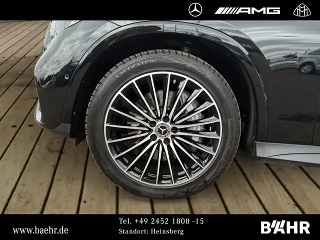 Mercedes-Benz 220 view 6