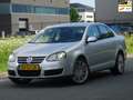 Volkswagen Jetta 2.0 FSI NAP/XENON/CLIMA/CRUISE/PDC/APK Grijs - thumbnail 1