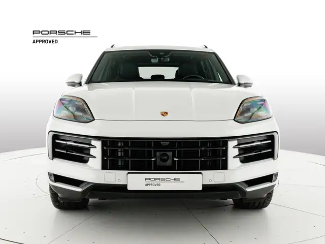 Porsche Cayenne view 8