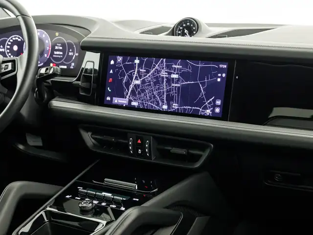 Porsche Cayenne view 12