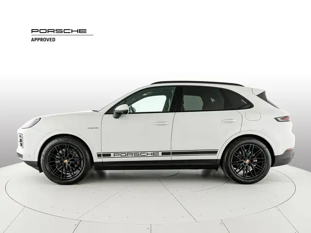 Porsche Cayenne view 2
