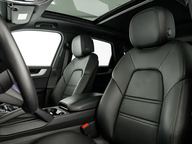 Porsche Cayenne view 13