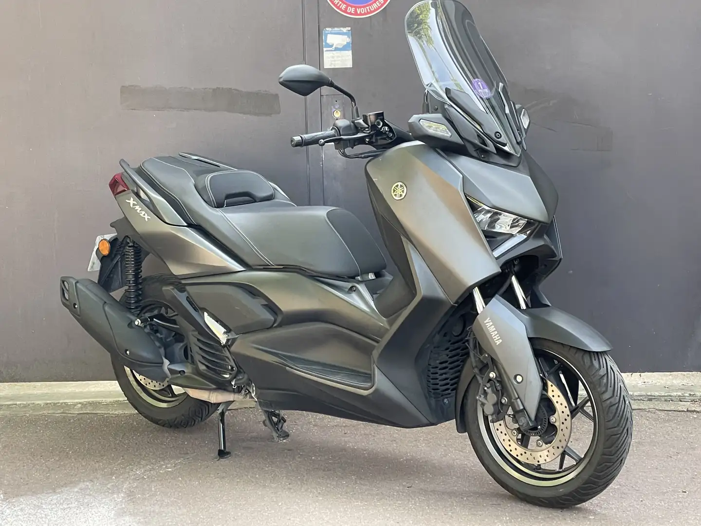 Yamaha X-Max 125 Gris - 1