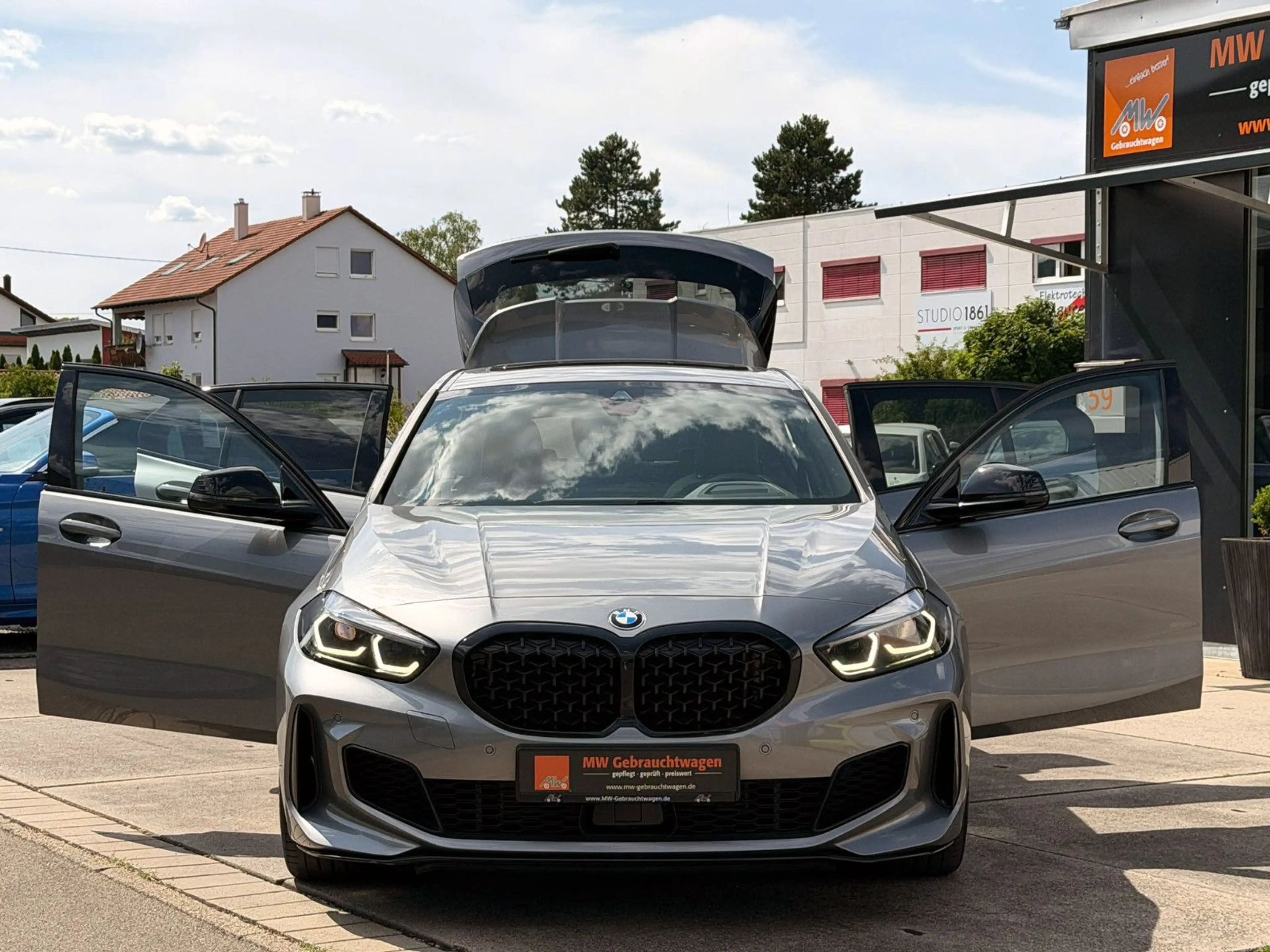 BMW 135 i Steptr. xDrive M-Perf. ACC KAM HUD PANO BT — photo 3