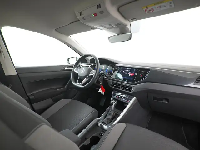Volkswagen Polo view 2